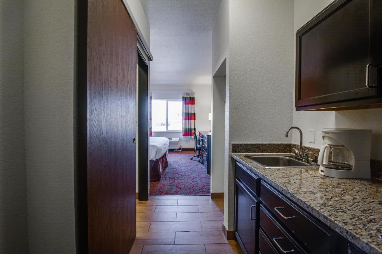 Inn At Hunters Run Watford City Exterior foto