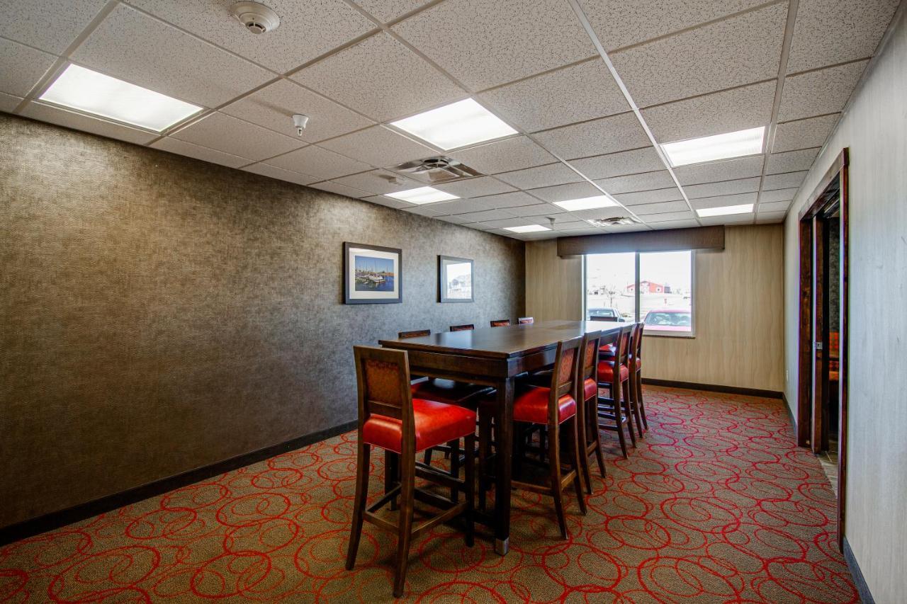 Inn At Hunters Run Watford City Exterior foto