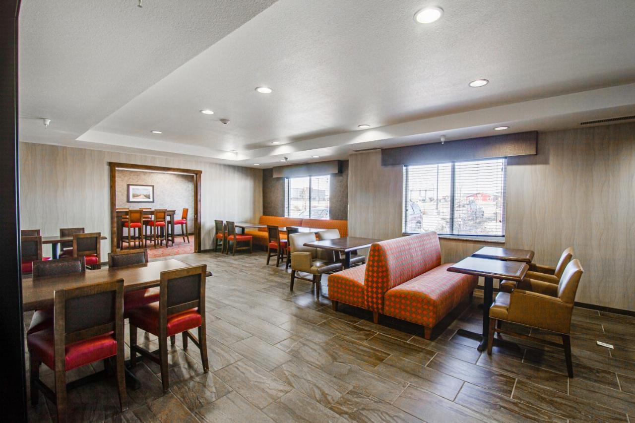 Inn At Hunters Run Watford City Exterior foto